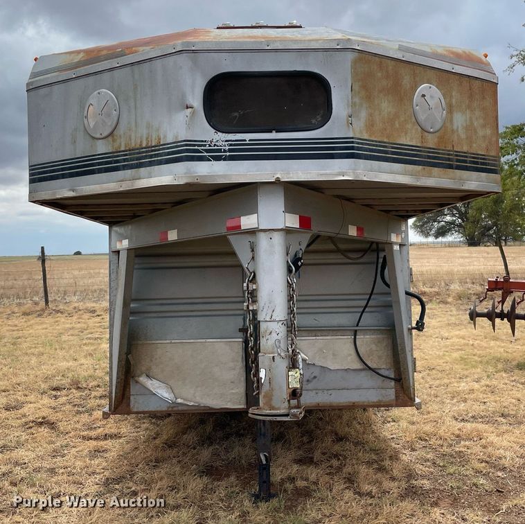 image for item NY9828 1995 Titan  livestock trailer