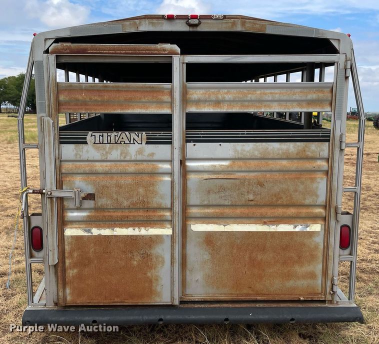 image for item NY9828 1995 Titan  livestock trailer
