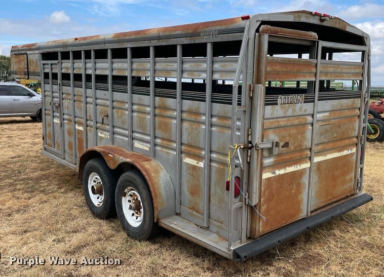 image for item NY9828 1995 Titan  livestock trailer