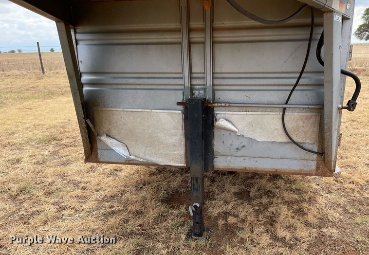 image for item NY9828 1995 Titan  livestock trailer