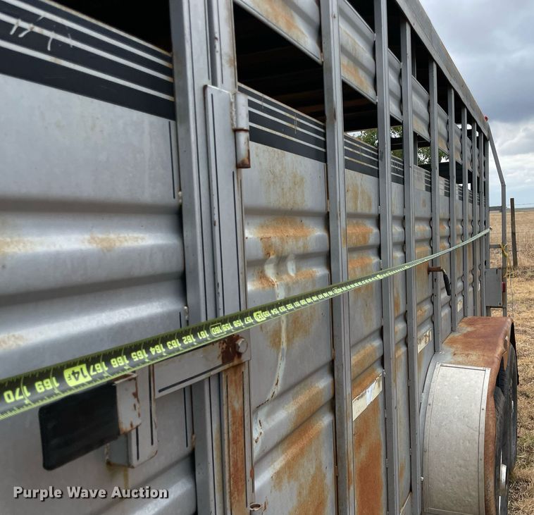 image for item NY9828 1995 Titan  livestock trailer