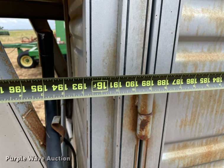 image for item NY9828 1995 Titan  livestock trailer