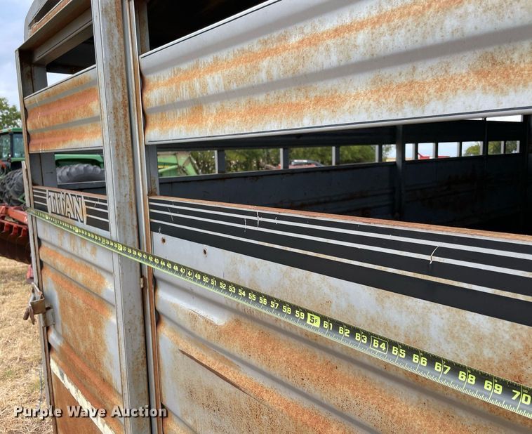 image for item NY9828 1995 Titan  livestock trailer