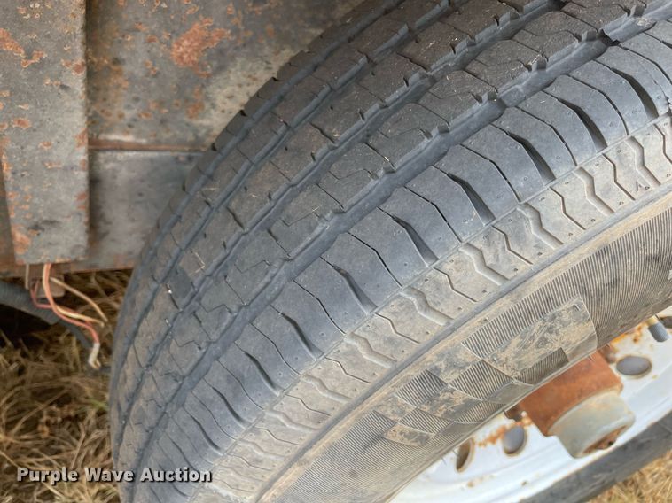 image for item NY9828 1995 Titan  livestock trailer