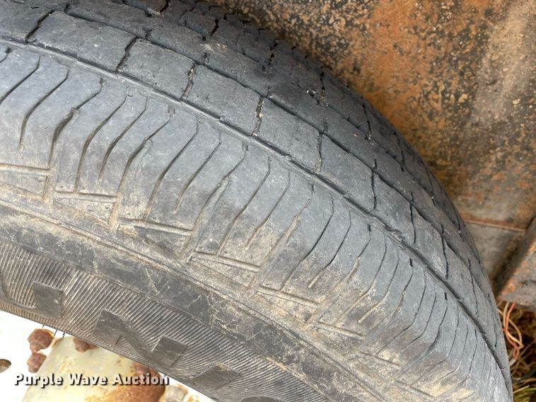 image for item NY9828 1995 Titan  livestock trailer