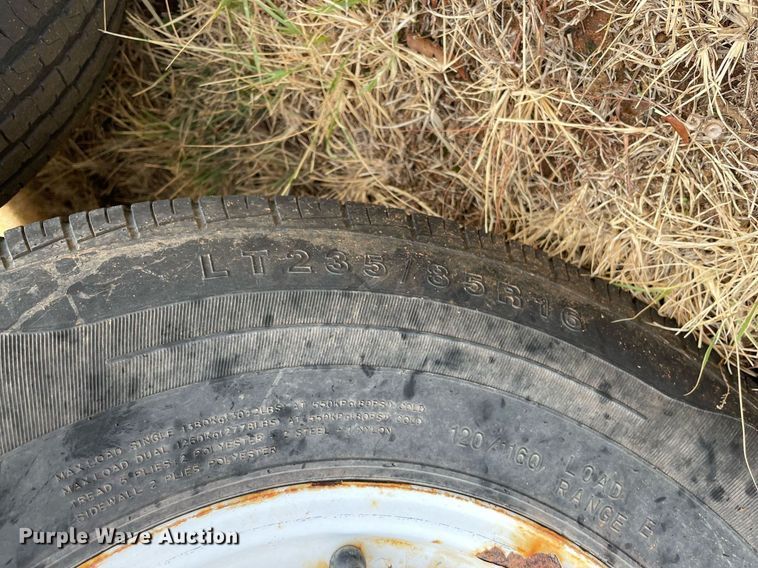 image for item NY9828 1995 Titan  livestock trailer