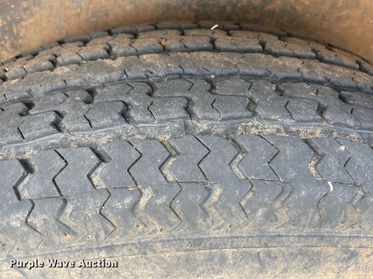 image for item NY9828 1995 Titan  livestock trailer