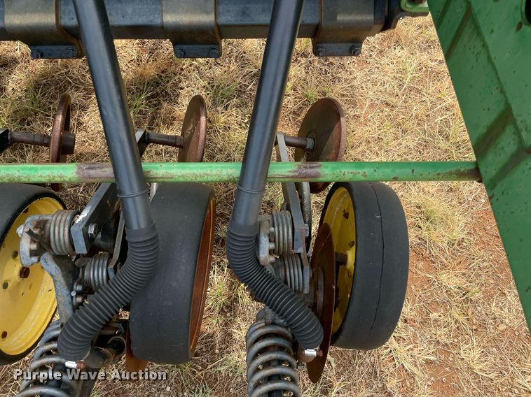 image for item NY9829 John Deere 750  grain drill