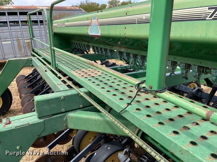 image for item NY9829 John Deere 750  grain drill