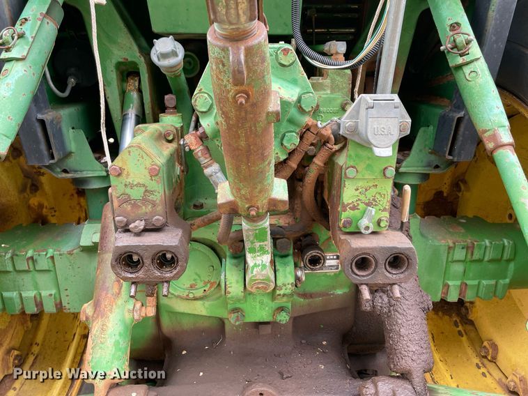 image for item NY9835 1982 John Deere 4840  tractor
