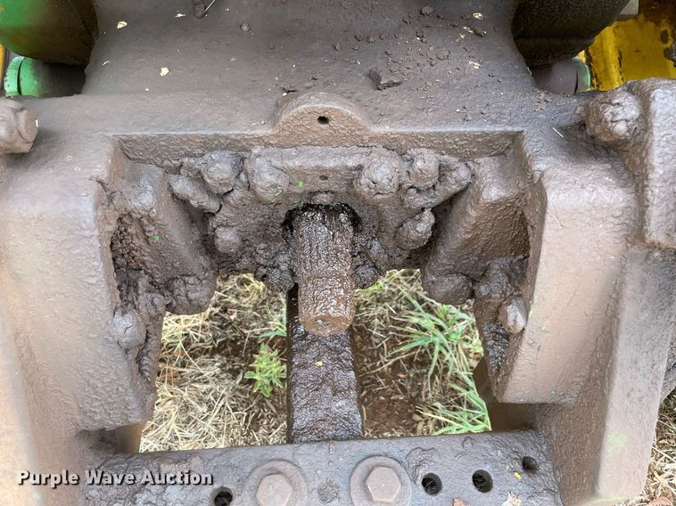 image for item NY9835 1982 John Deere 4840  tractor