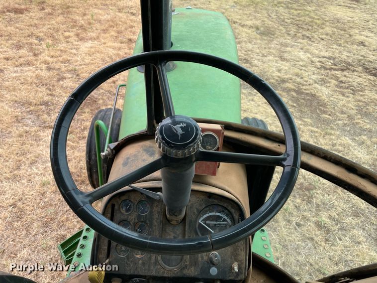 image for item NY9835 1982 John Deere 4840  tractor