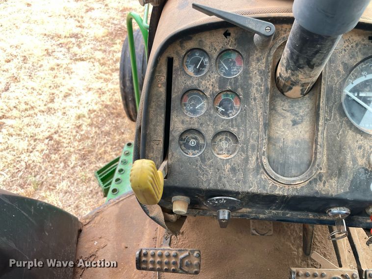 image for item NY9835 1982 John Deere 4840  tractor