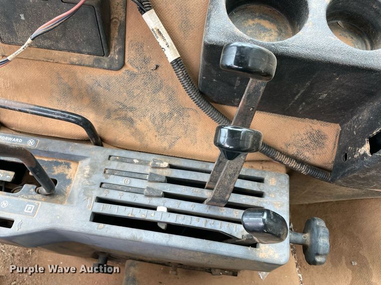 image for item NY9835 1982 John Deere 4840  tractor