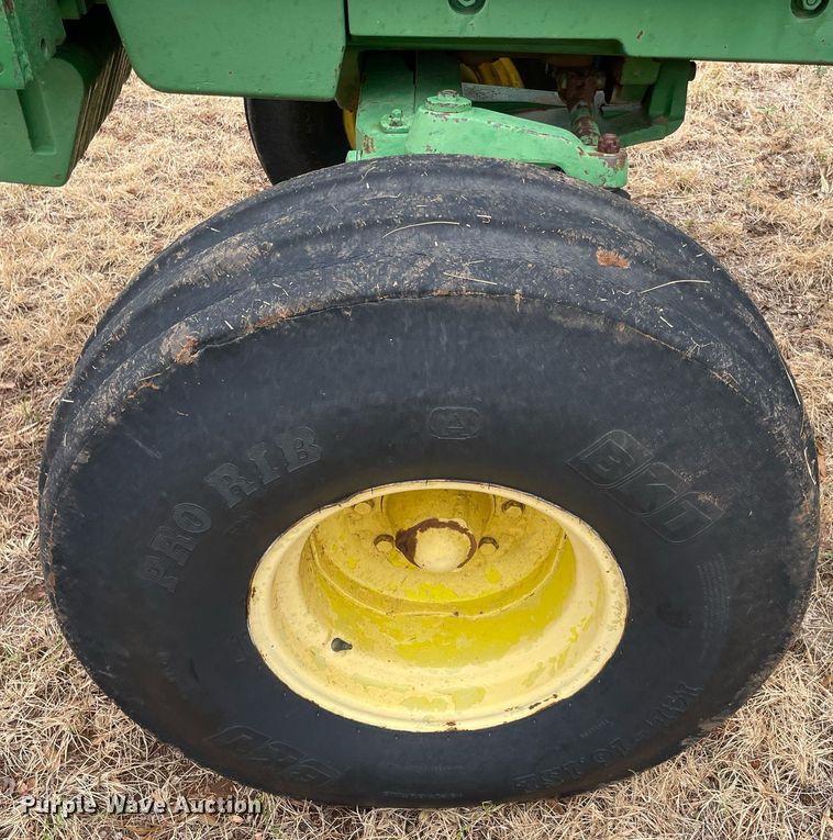 image for item NY9835 1982 John Deere 4840  tractor