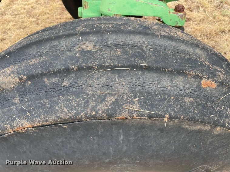 image for item NY9835 1982 John Deere 4840  tractor