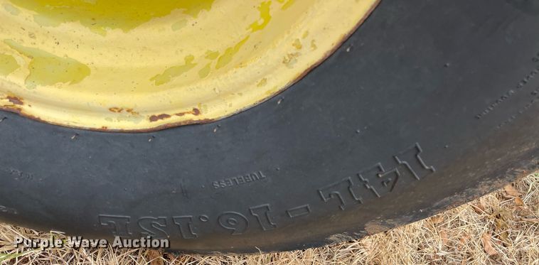 image for item NY9835 1982 John Deere 4840  tractor