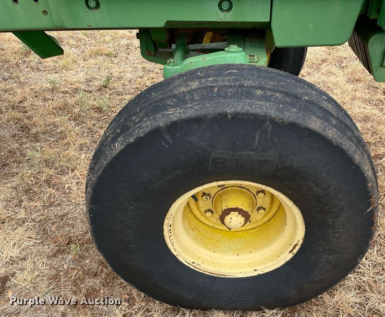 image for item NY9835 1982 John Deere 4840  tractor