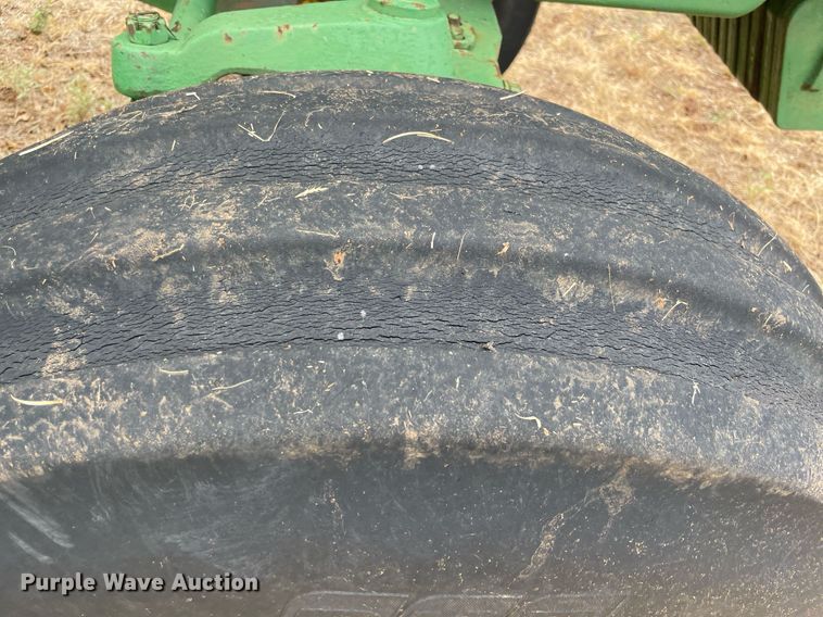 image for item NY9835 1982 John Deere 4840  tractor