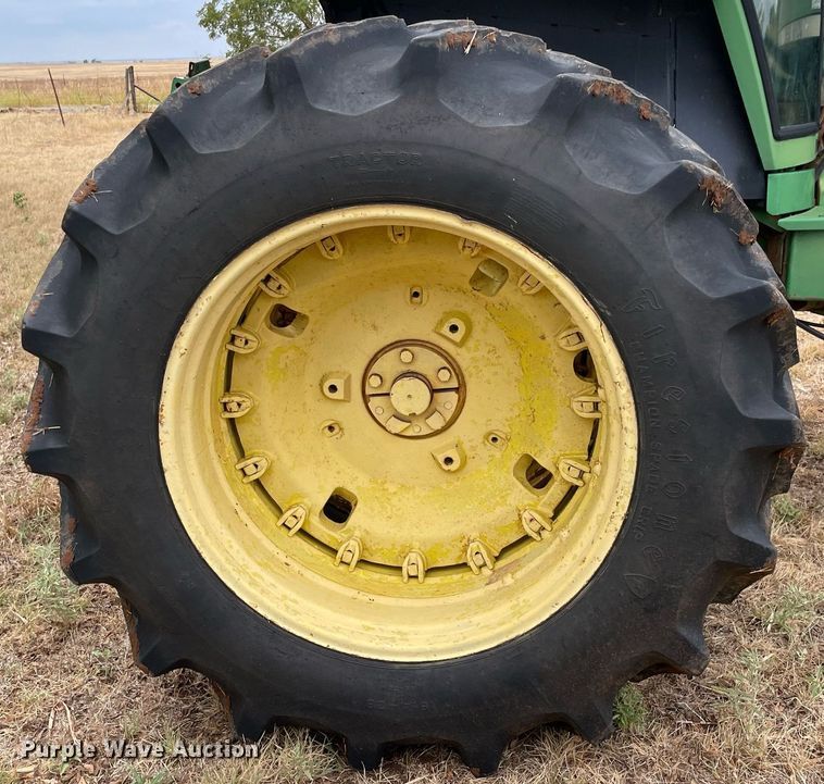 image for item NY9835 1982 John Deere 4840  tractor