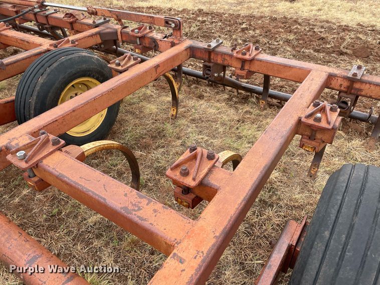 image for item NY9836 Sunflower 79FC-24  chisel