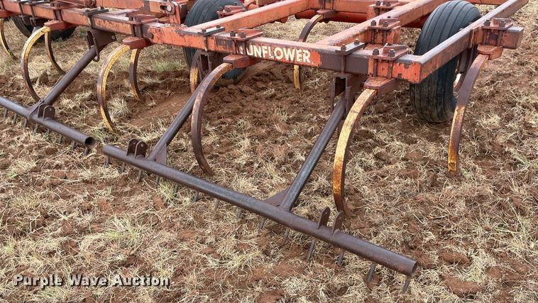 image for item NY9836 Sunflower 79FC-24  chisel