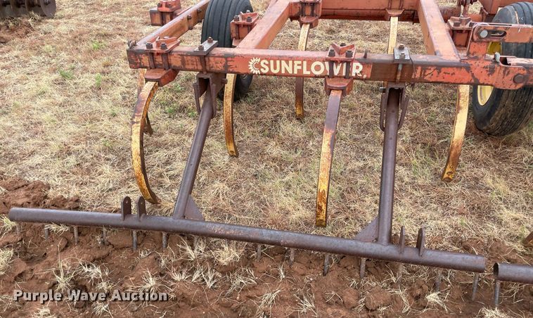 image for item NY9836 Sunflower 79FC-24  chisel