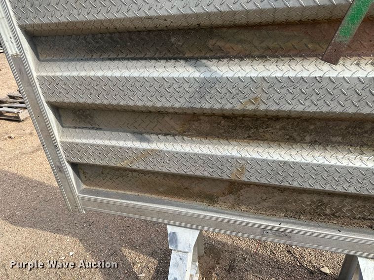 image for item OC9381 Road Gear headache rack