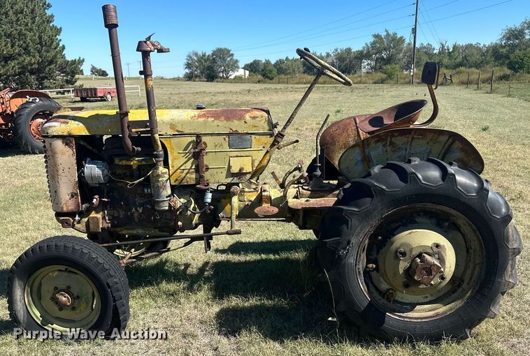 image for item OC9532 1943 Case VAI  tractor