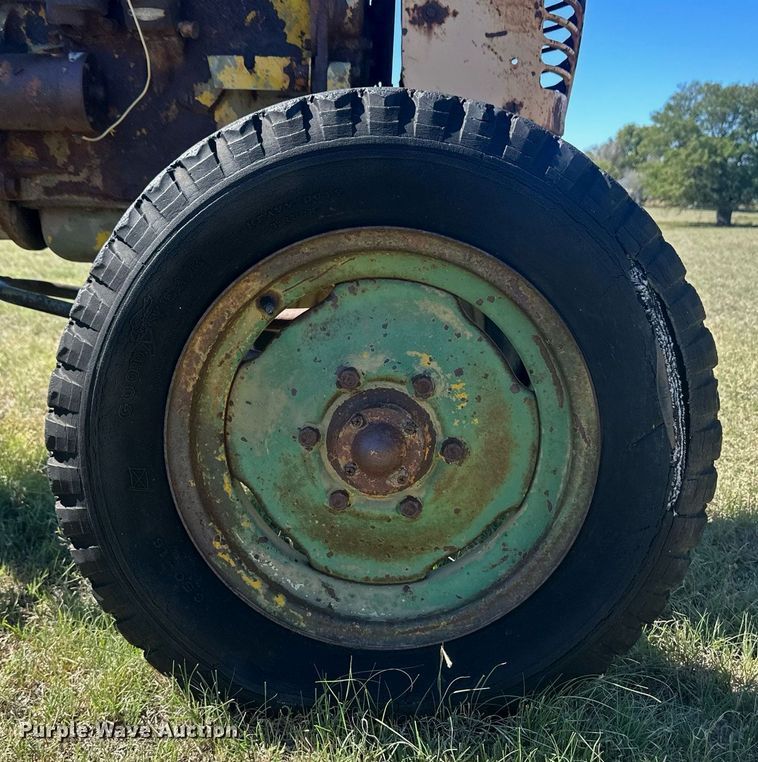 image for item OC9532 1943 Case VAI  tractor