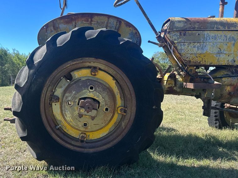 image for item OC9532 1943 Case VAI  tractor