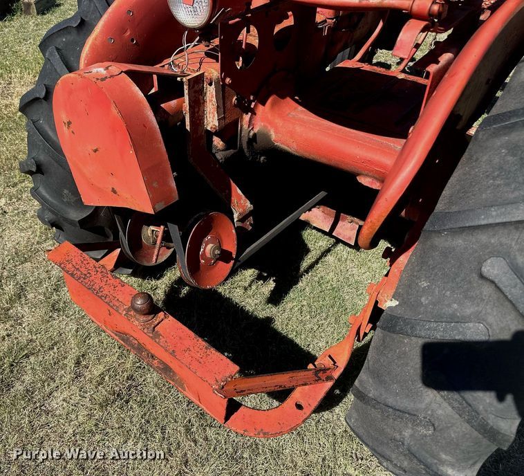 image for item OC9533 1957 Farmall I-130E  tractor