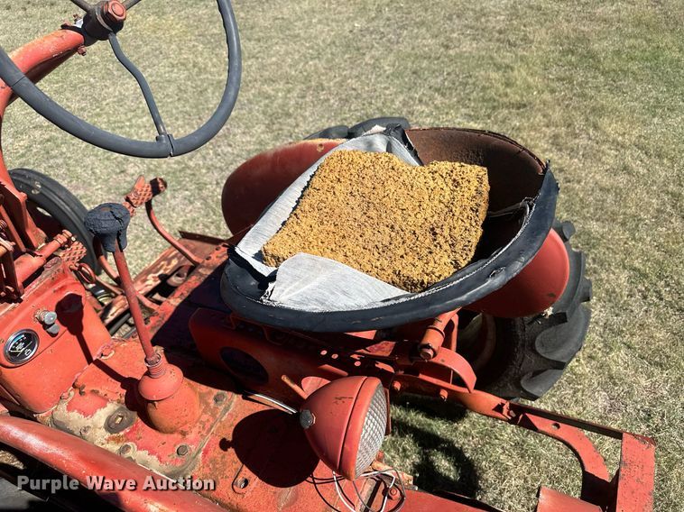 image for item OC9533 1957 Farmall I-130E  tractor