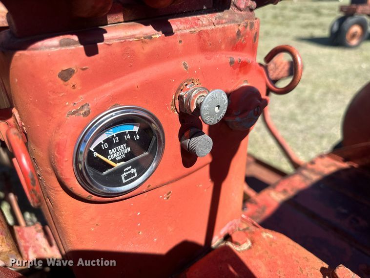 image for item OC9533 1957 Farmall I-130E  tractor