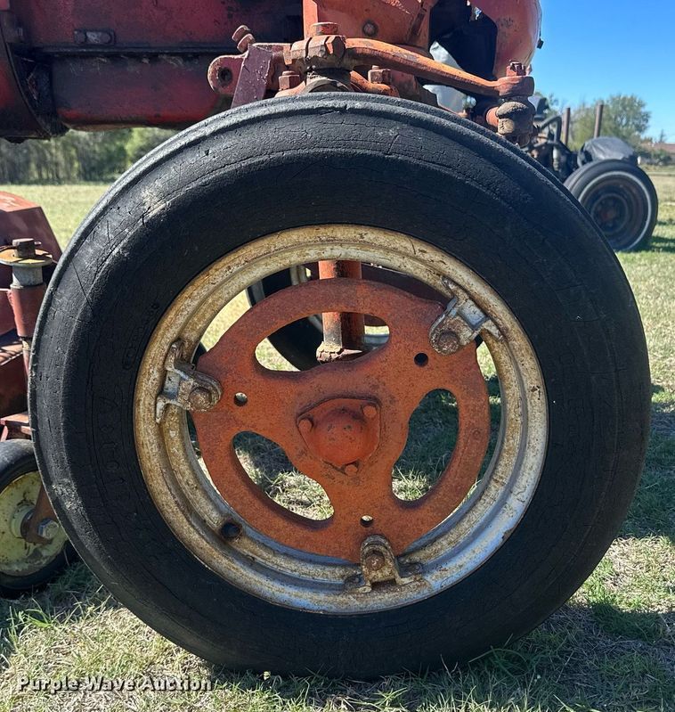 image for item OC9533 1957 Farmall I-130E  tractor