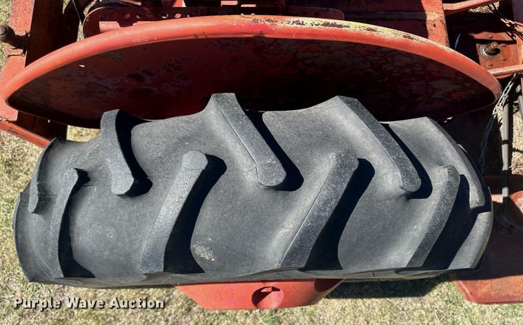 image for item OC9533 1957 Farmall I-130E  tractor