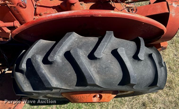 image for item OC9533 1957 Farmall I-130E  tractor