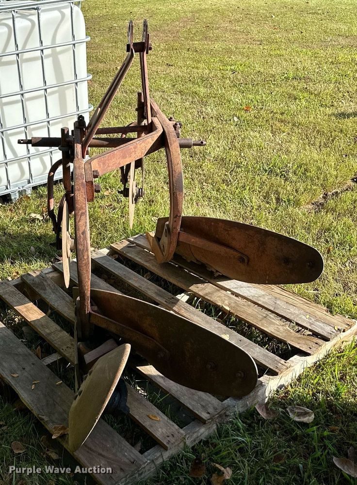 image for item OF9049 Lawn equipment