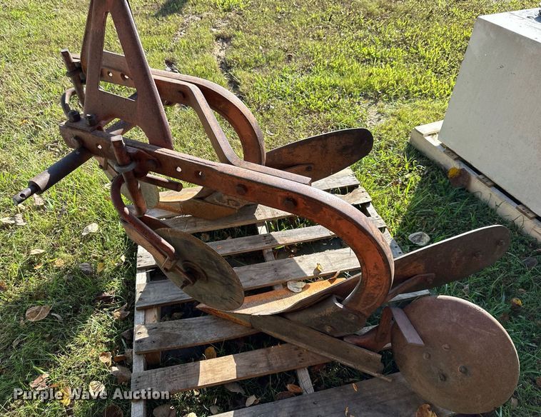 image for item OF9049 Lawn equipment