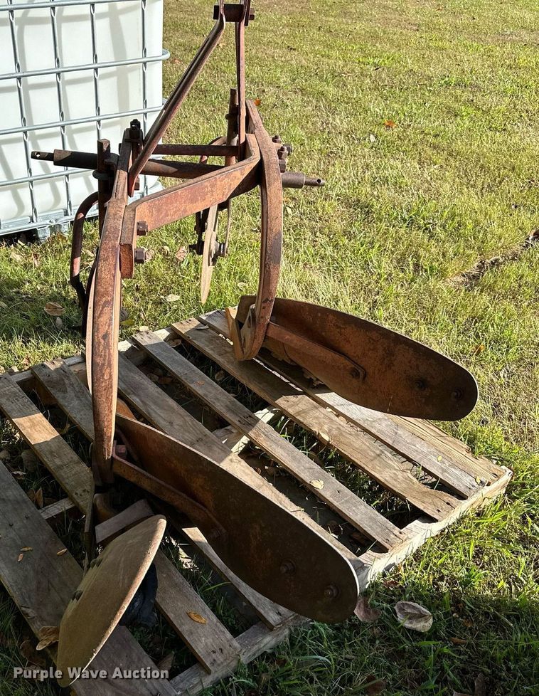 image for item OF9049 Lawn equipment