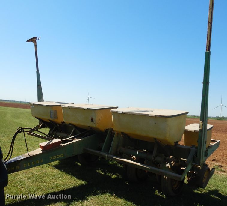 image for item OF9449 John Deere 7000  planter
