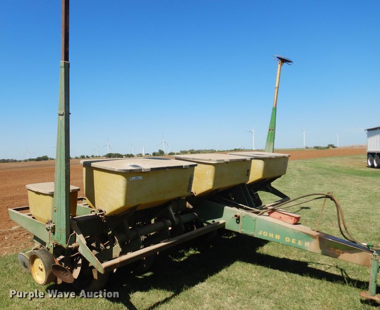image for item OF9449 John Deere 7000  planter