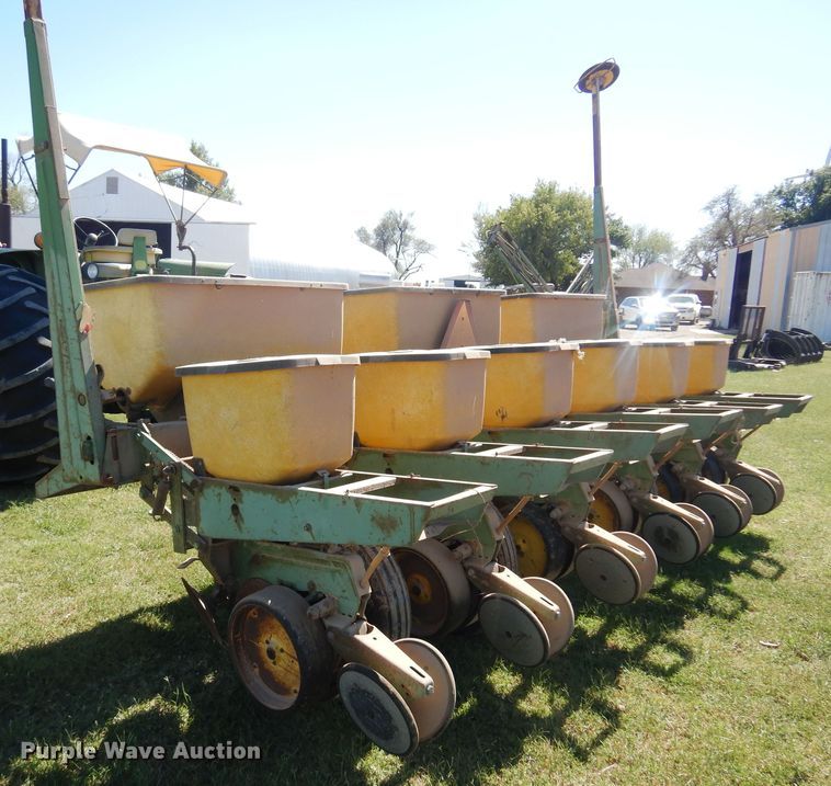 image for item OF9449 John Deere 7000  planter