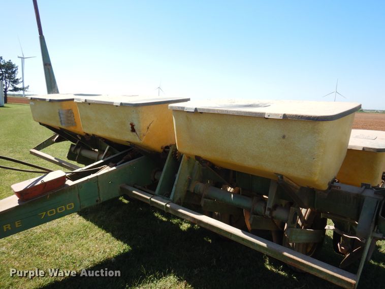 image for item OF9449 John Deere 7000  planter