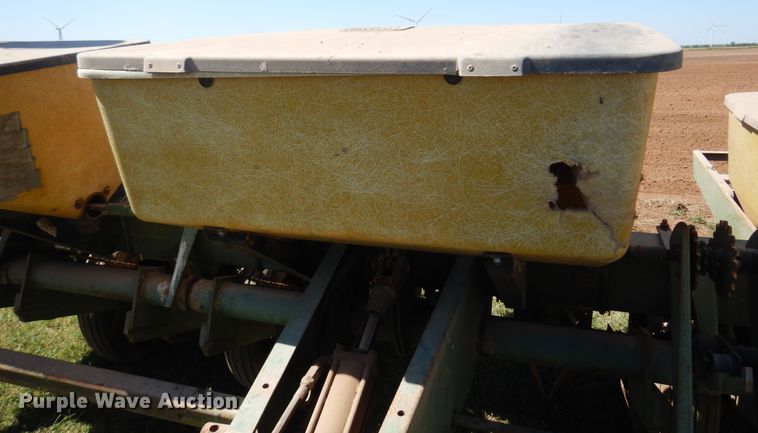 image for item OF9449 John Deere 7000  planter