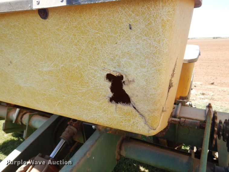 image for item OF9449 John Deere 7000  planter