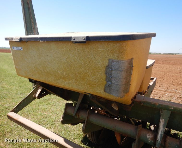 image for item OF9449 John Deere 7000  planter