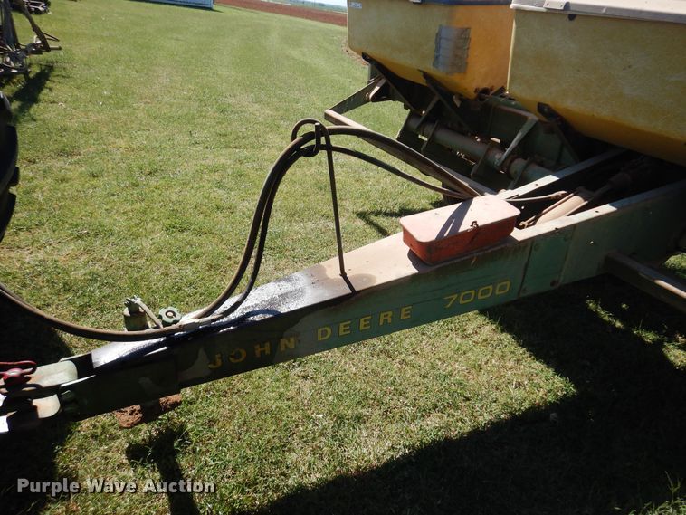 image for item OF9449 John Deere 7000  planter
