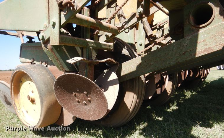 image for item OF9449 John Deere 7000  planter