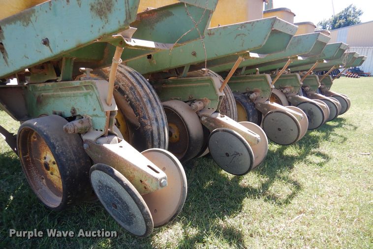 image for item OF9449 John Deere 7000  planter